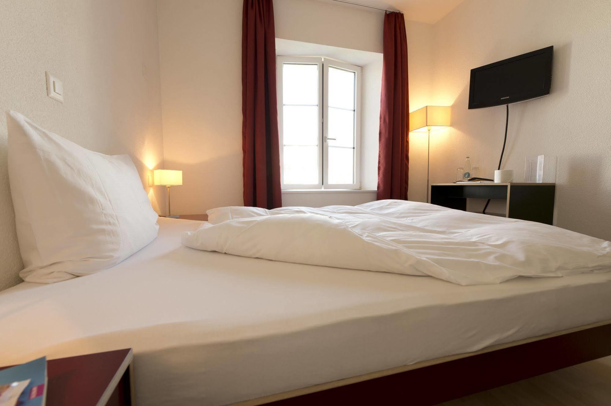 Baeren Self Check-In Hotel Solothurn Exterior foto